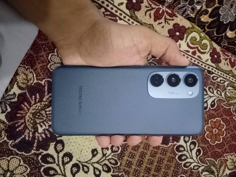 Tecno Spark 40 pro plus 0
