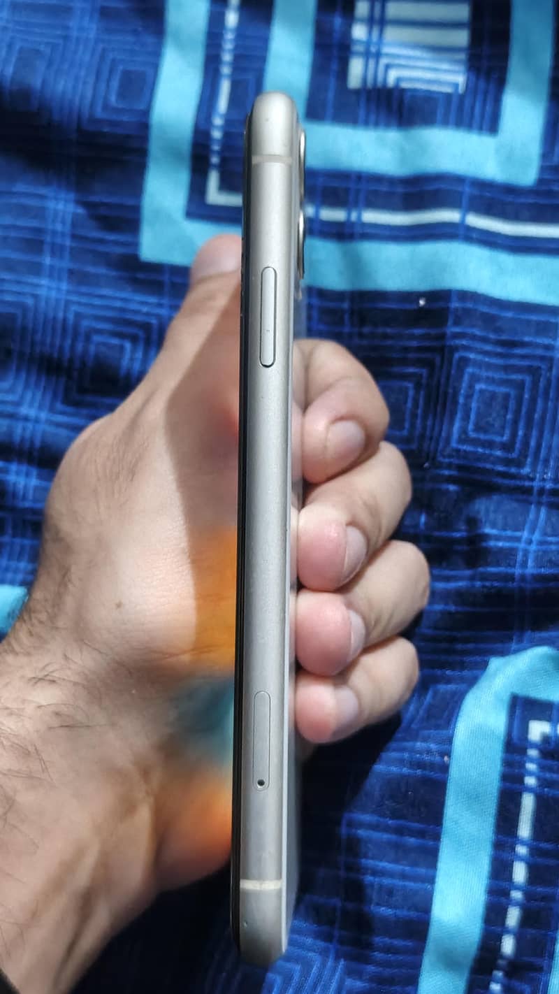 Apple iPhone 11 2