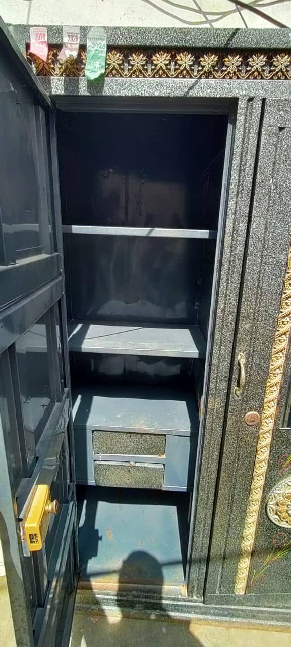 wardrobe 2