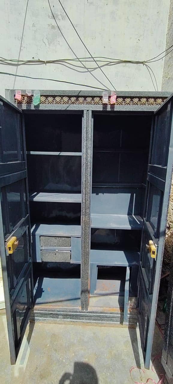 wardrobe 3