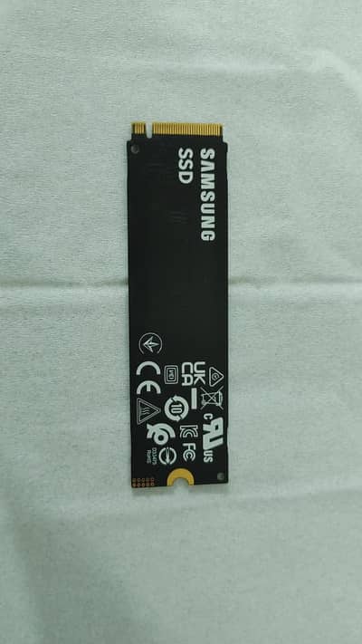 Samsung NVme 4th Gen 512 GB ( 99% health )