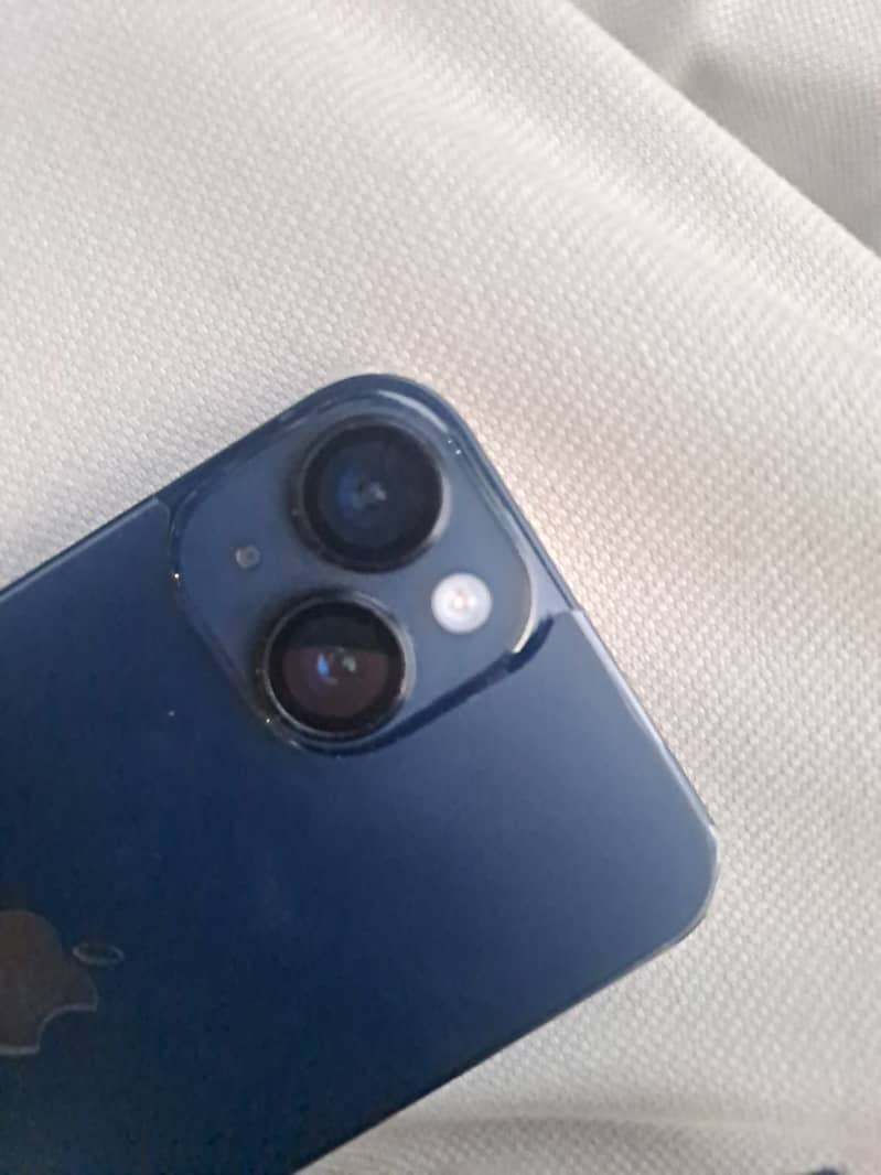 Apple iPhone 14 3