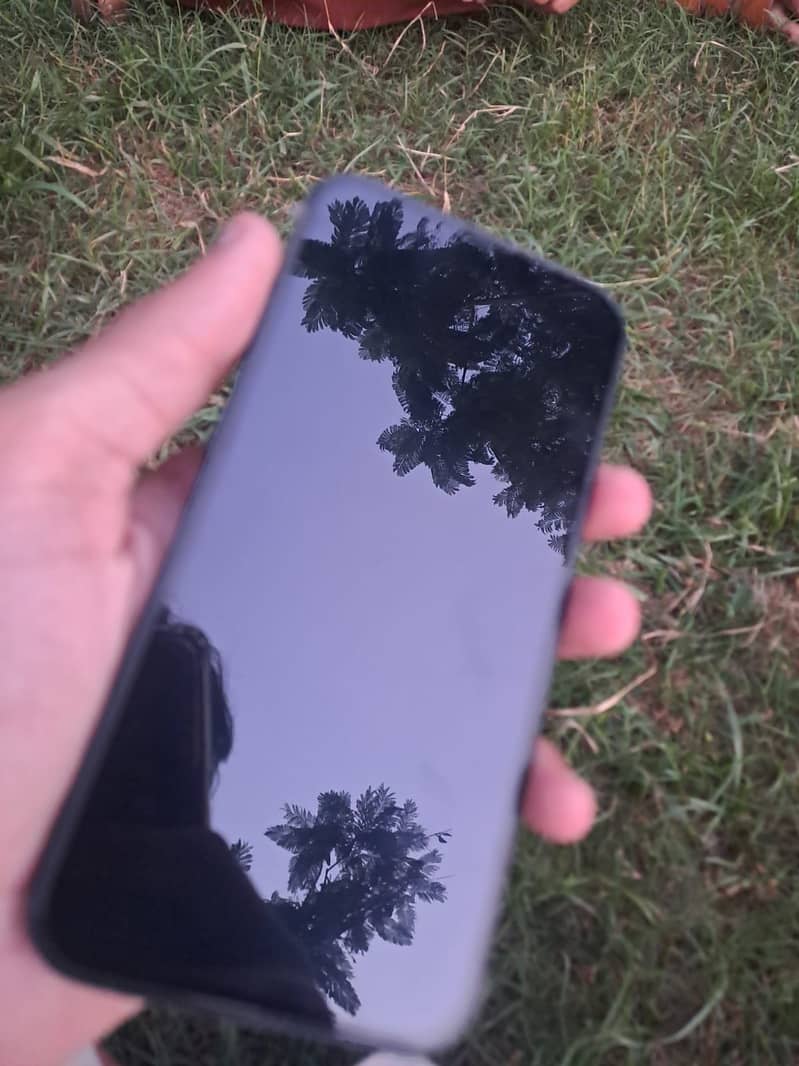 Apple iPhone 14 4