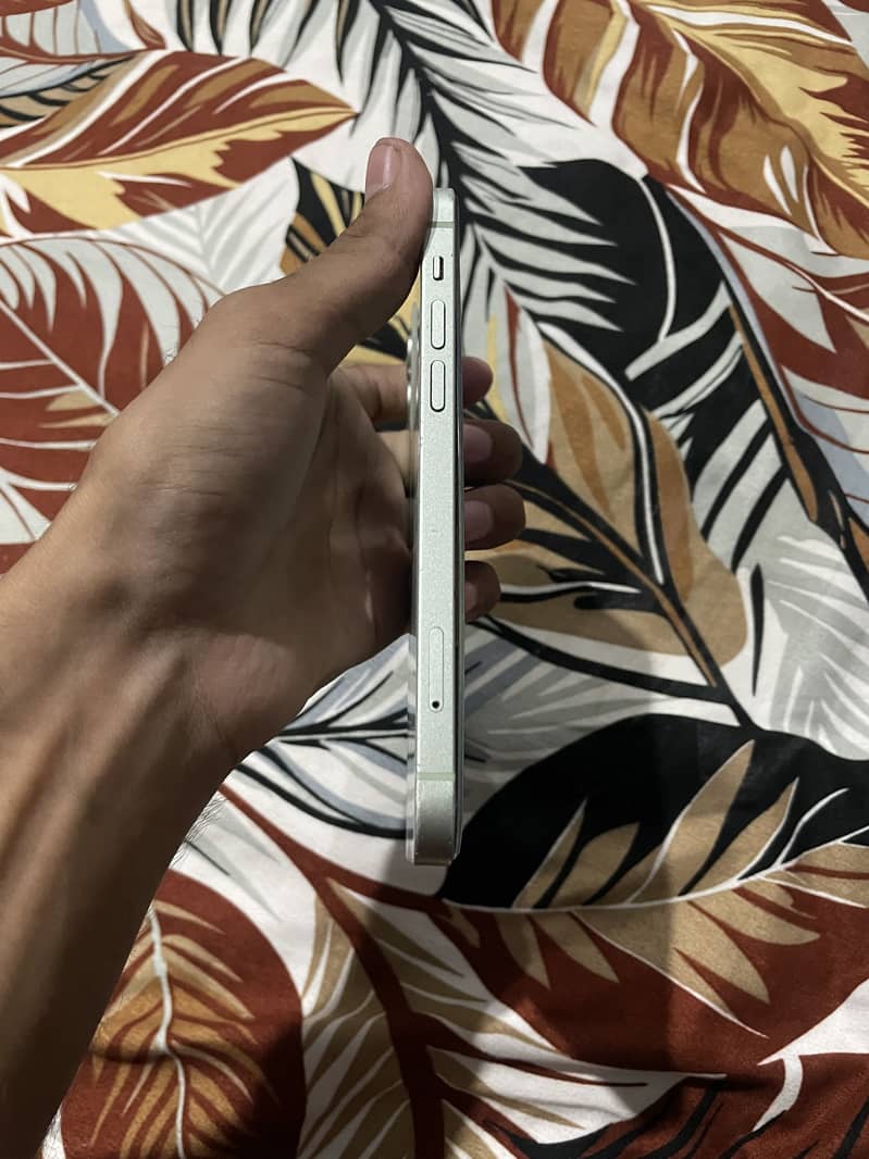 iPhone 12 1