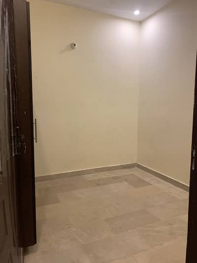 2 Rooms Flat Available For Rent