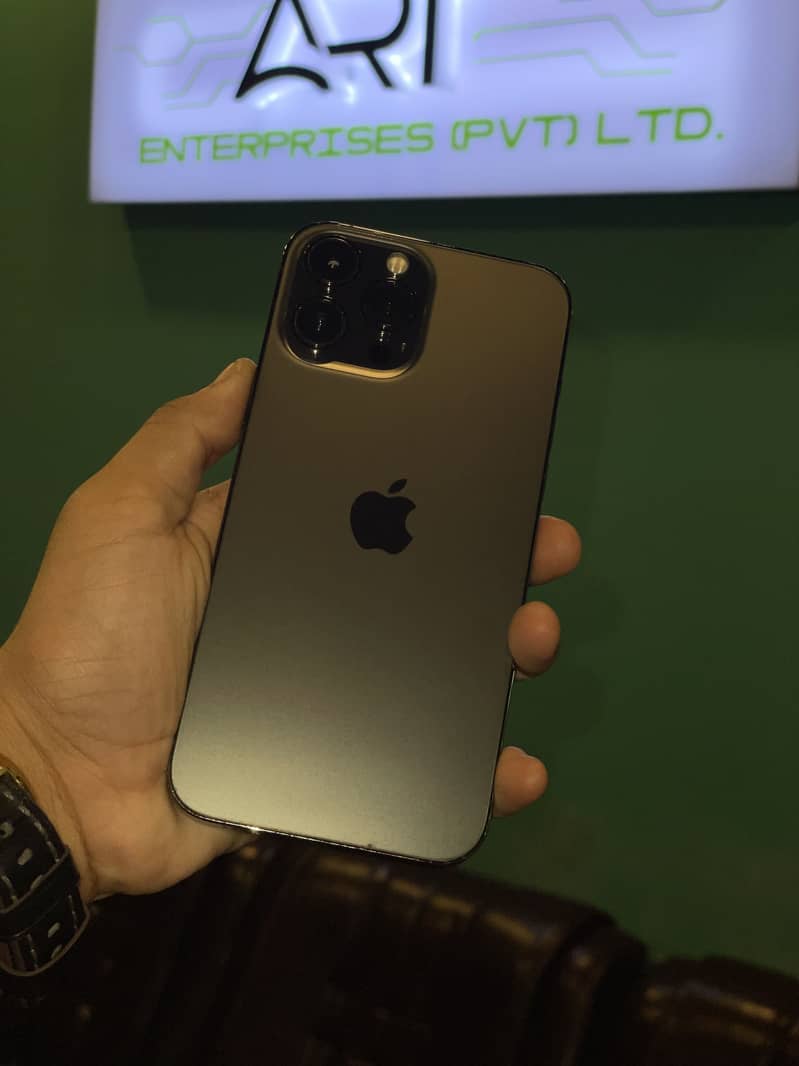 Apple iPhone 13 Pro Max 3