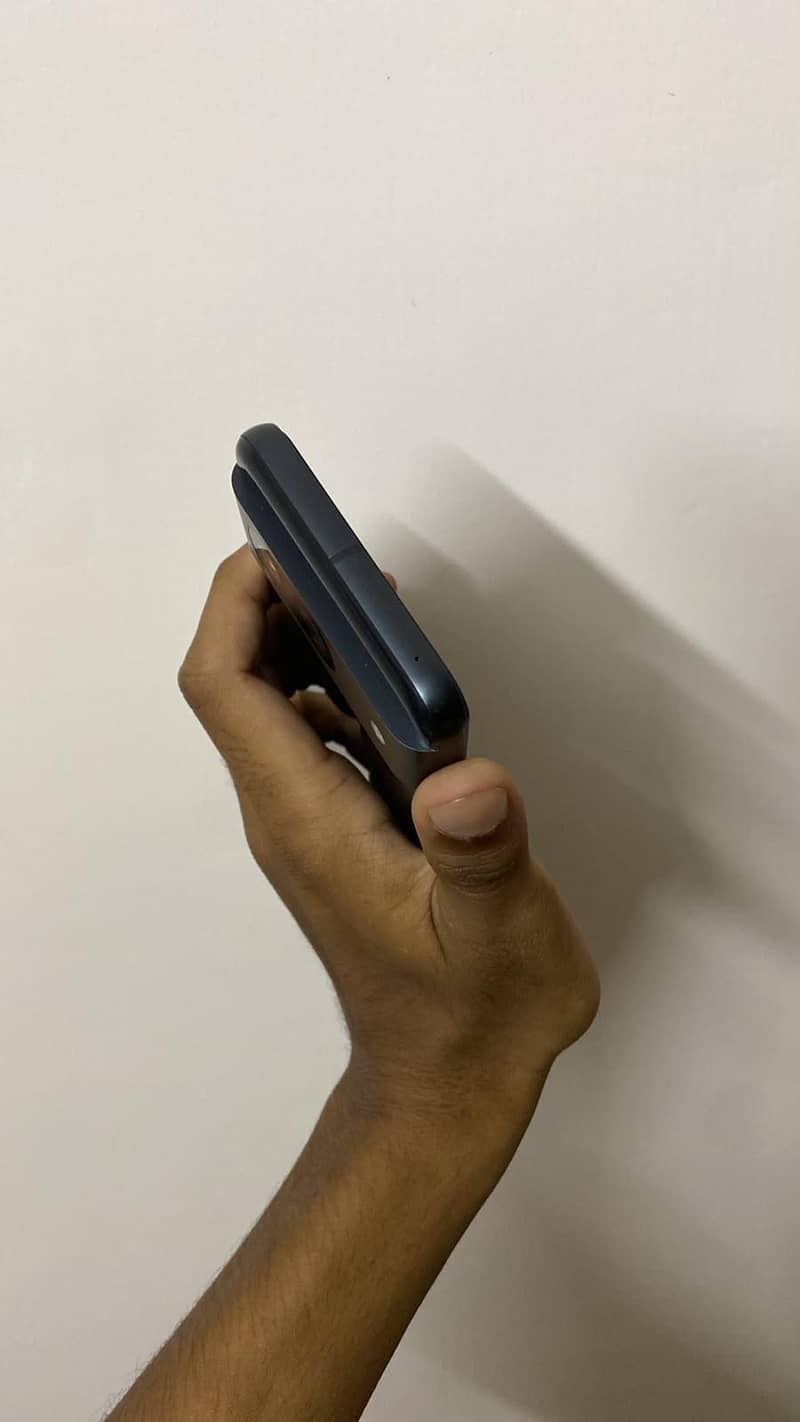 Google Pixel 8 4