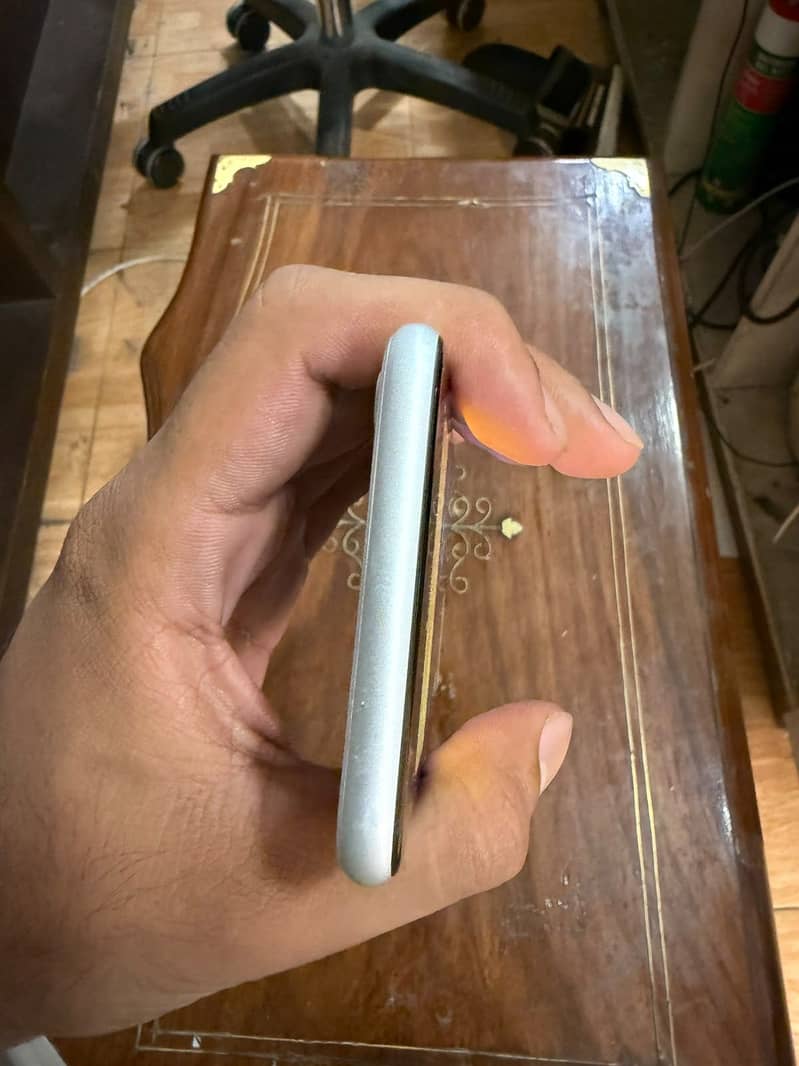 iPhone SE 4
