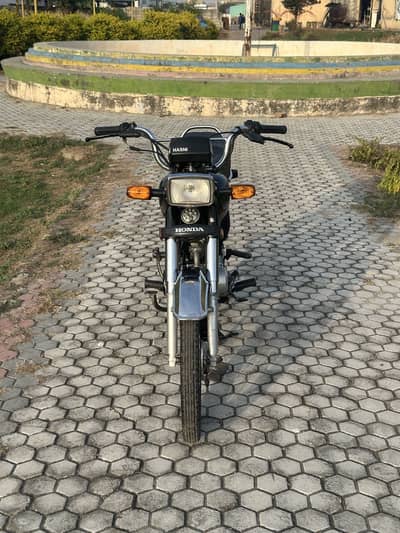 Honda cd70 black colour 21/22 model