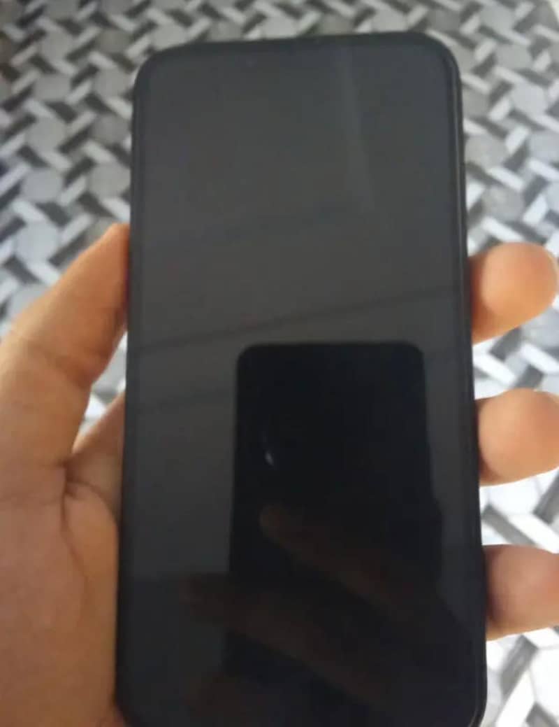 Apple iPhone 13 1