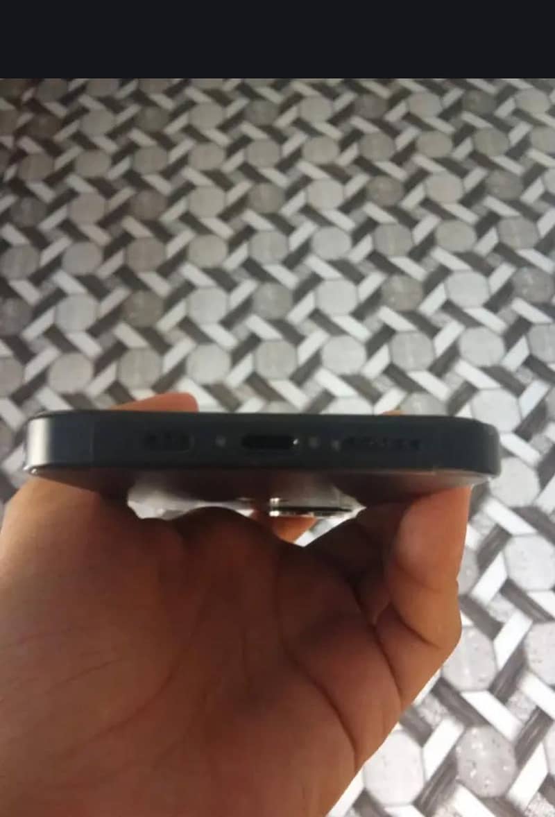 Apple iPhone 13 3