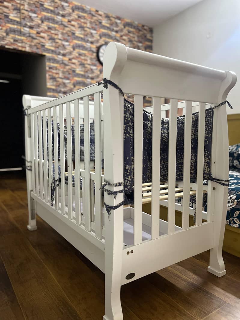 Baby cot 0