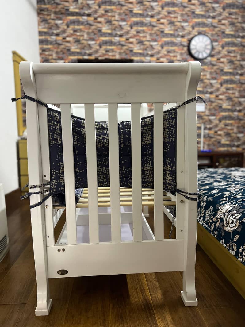Baby cot 5