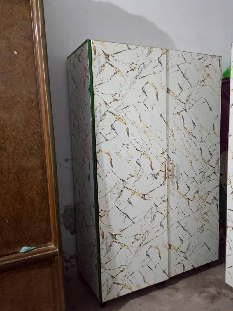 بالکل نئی لکڑی کی الماری برائے فروخت 1