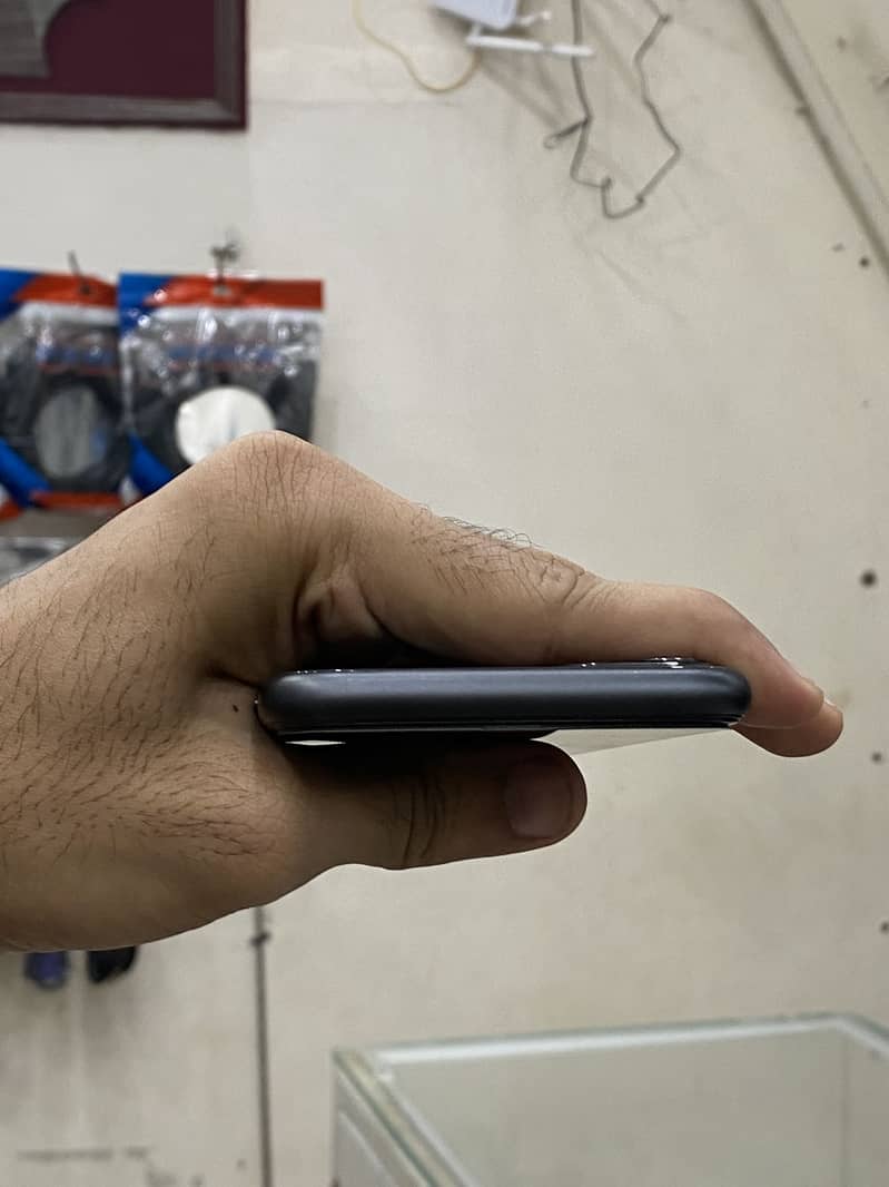 Apple iPhone 11 approved 4