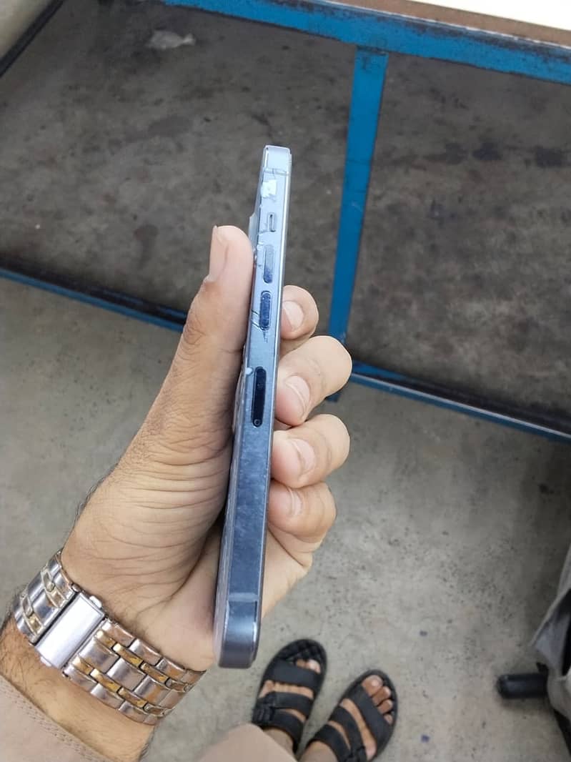Apple iPhone 13 Pro 1