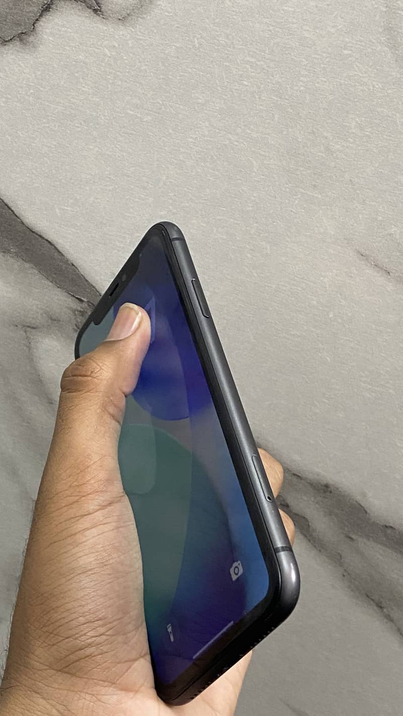 Apple iPhone 11 0
