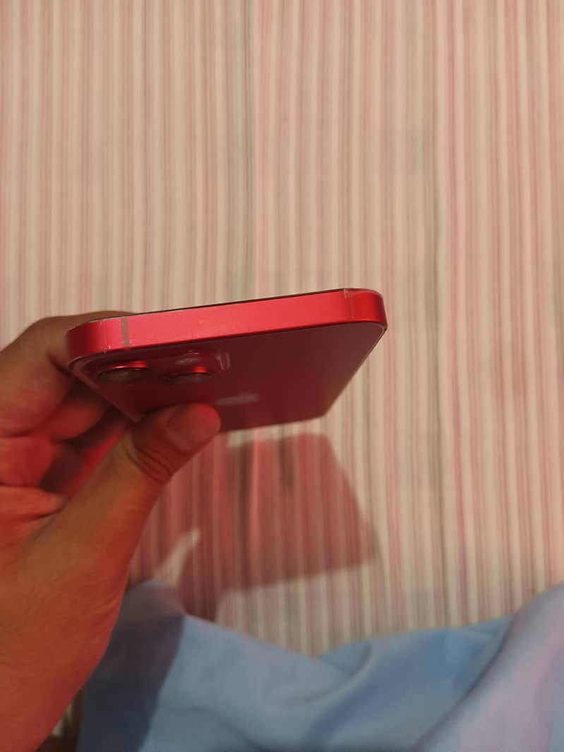 Apple iPhone 13 0
