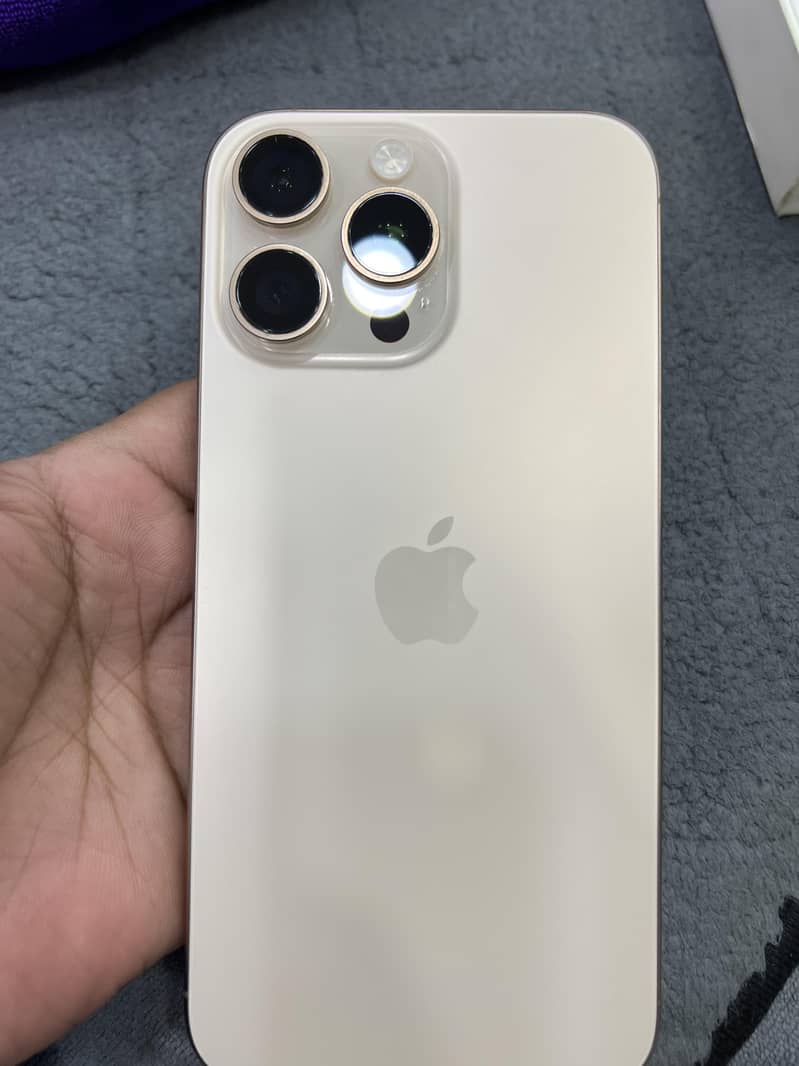 Apple iPhone 16 Pro Max 0