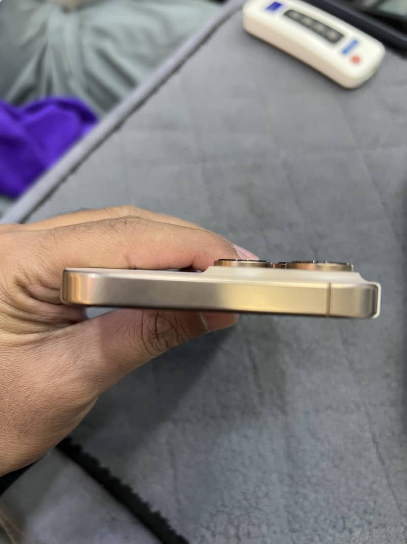 Apple iPhone 16 Pro Max 1