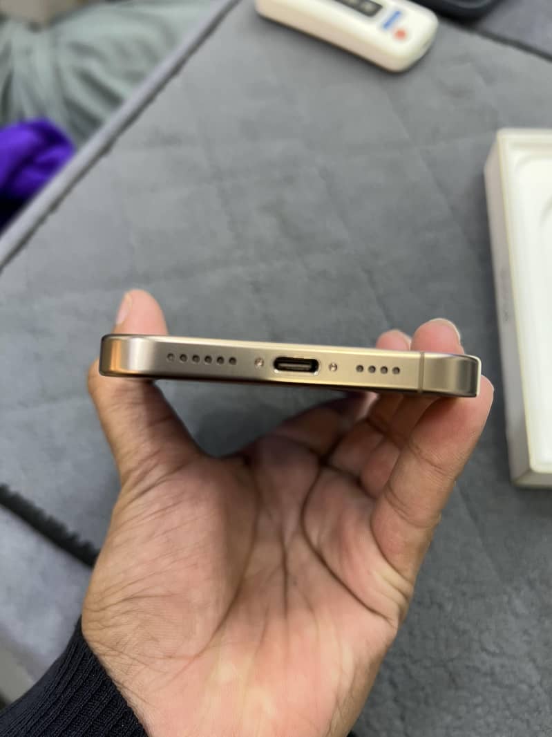 Apple iPhone 16 Pro Max 3