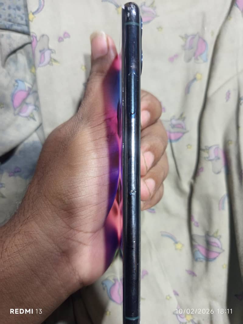 Apple iPhone 11 Pro Max 2