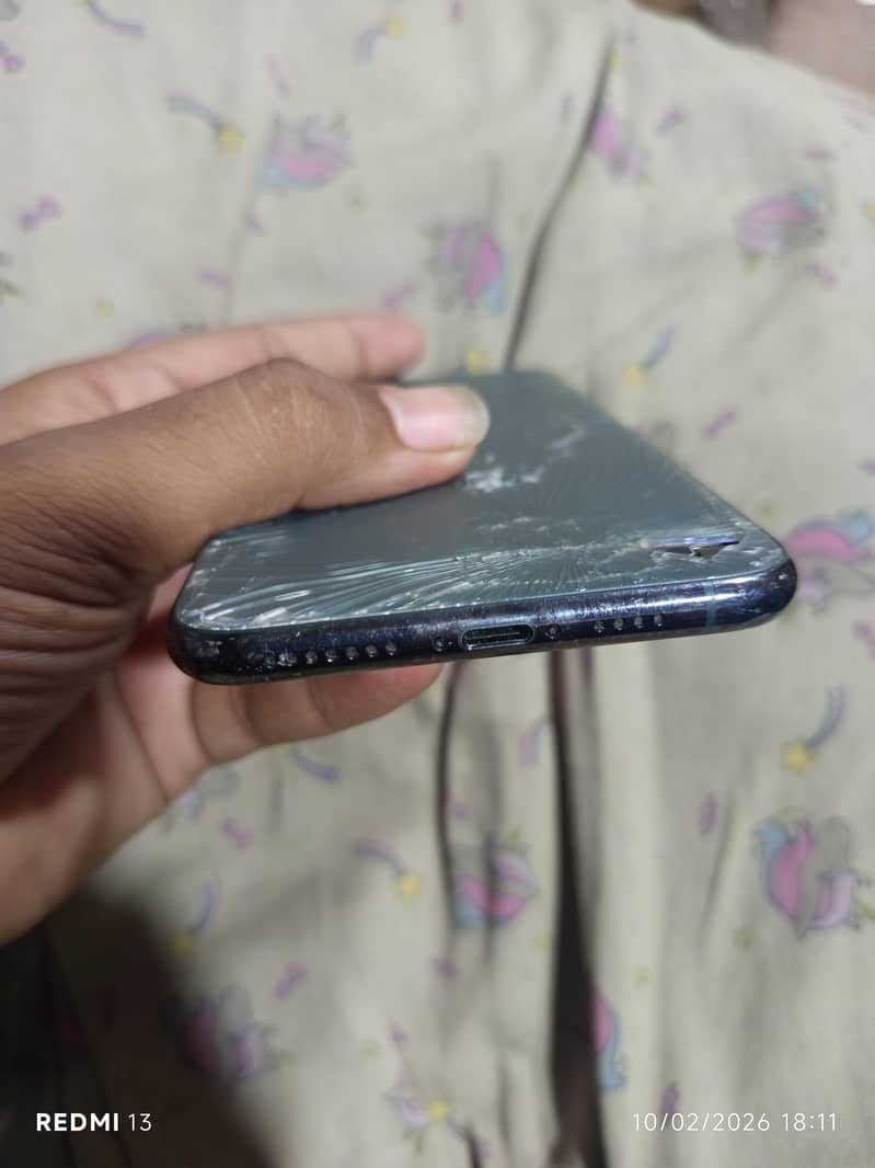 Apple iPhone 11 Pro Max 4