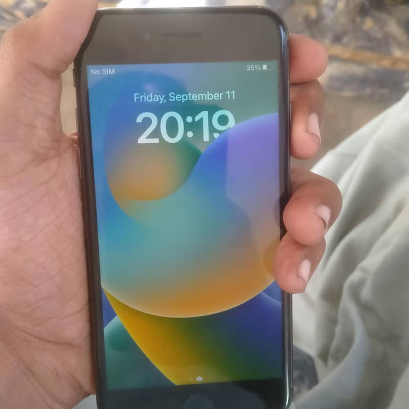 Apple iPhone 8 3