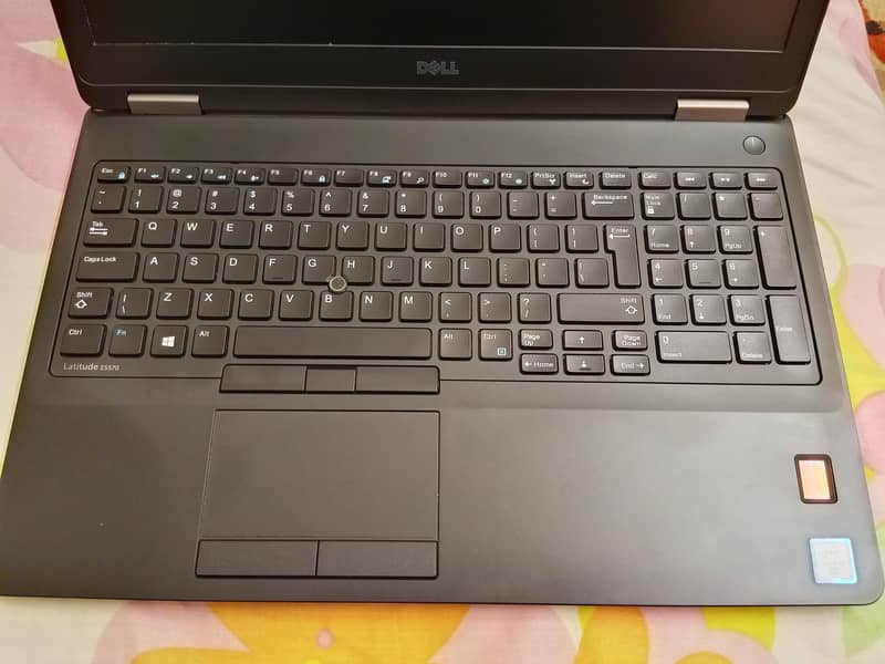 Dell Latitude E5570 2