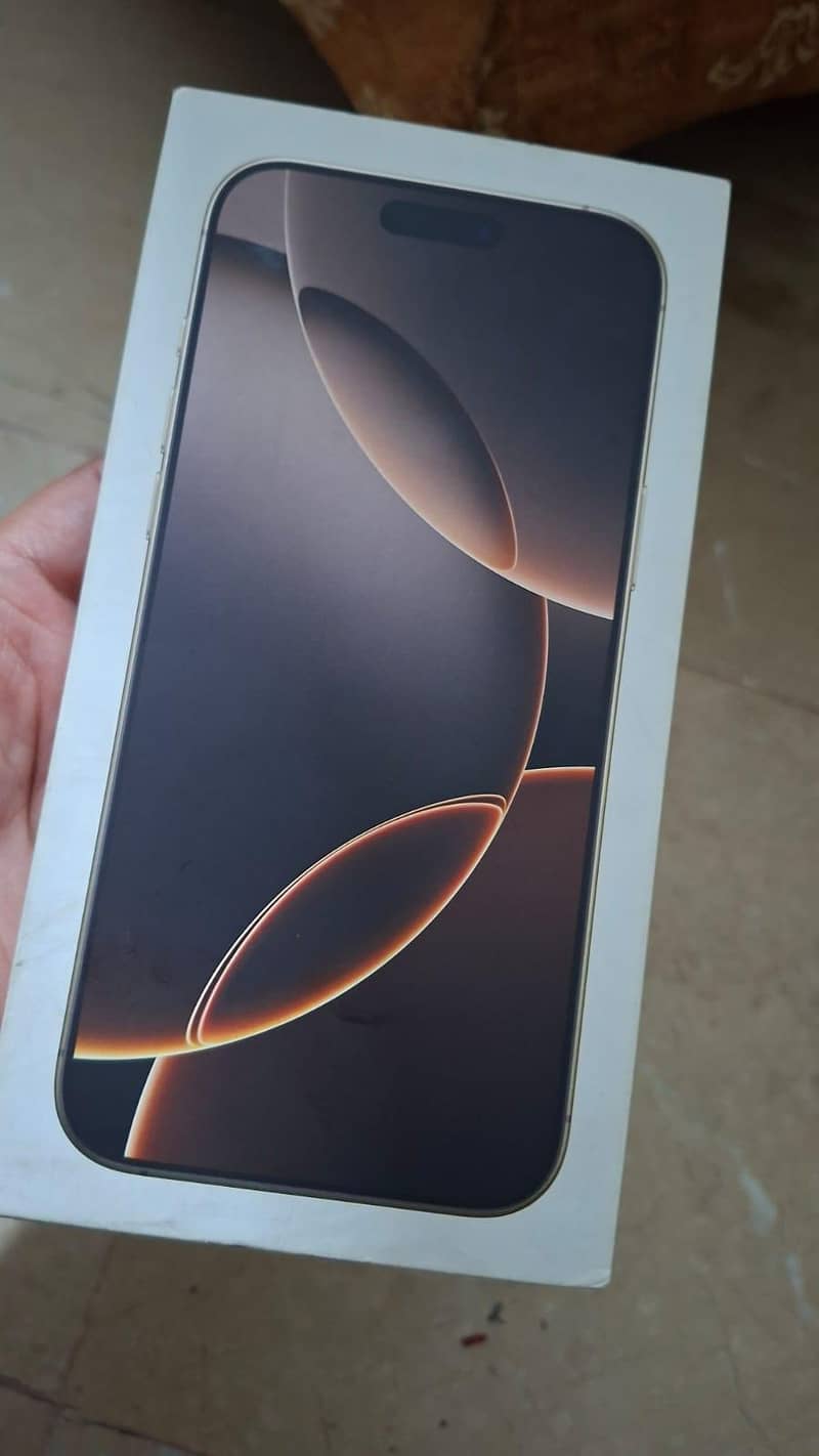 Apple iPhone 16 Pro Max 4