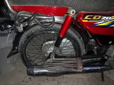 HONDA CD70 RED COLOUR