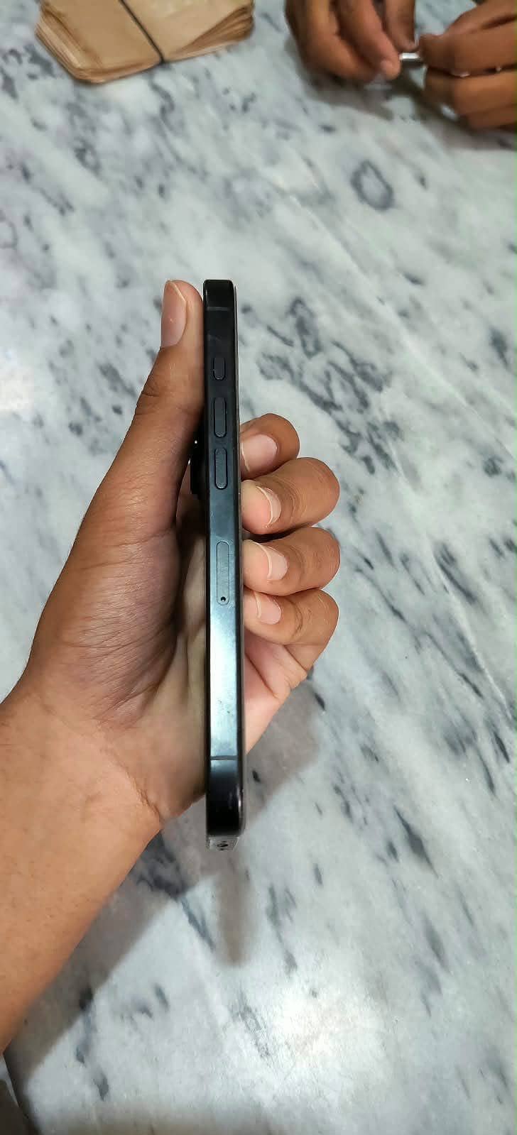 Apple iPhone 16 Pro 1