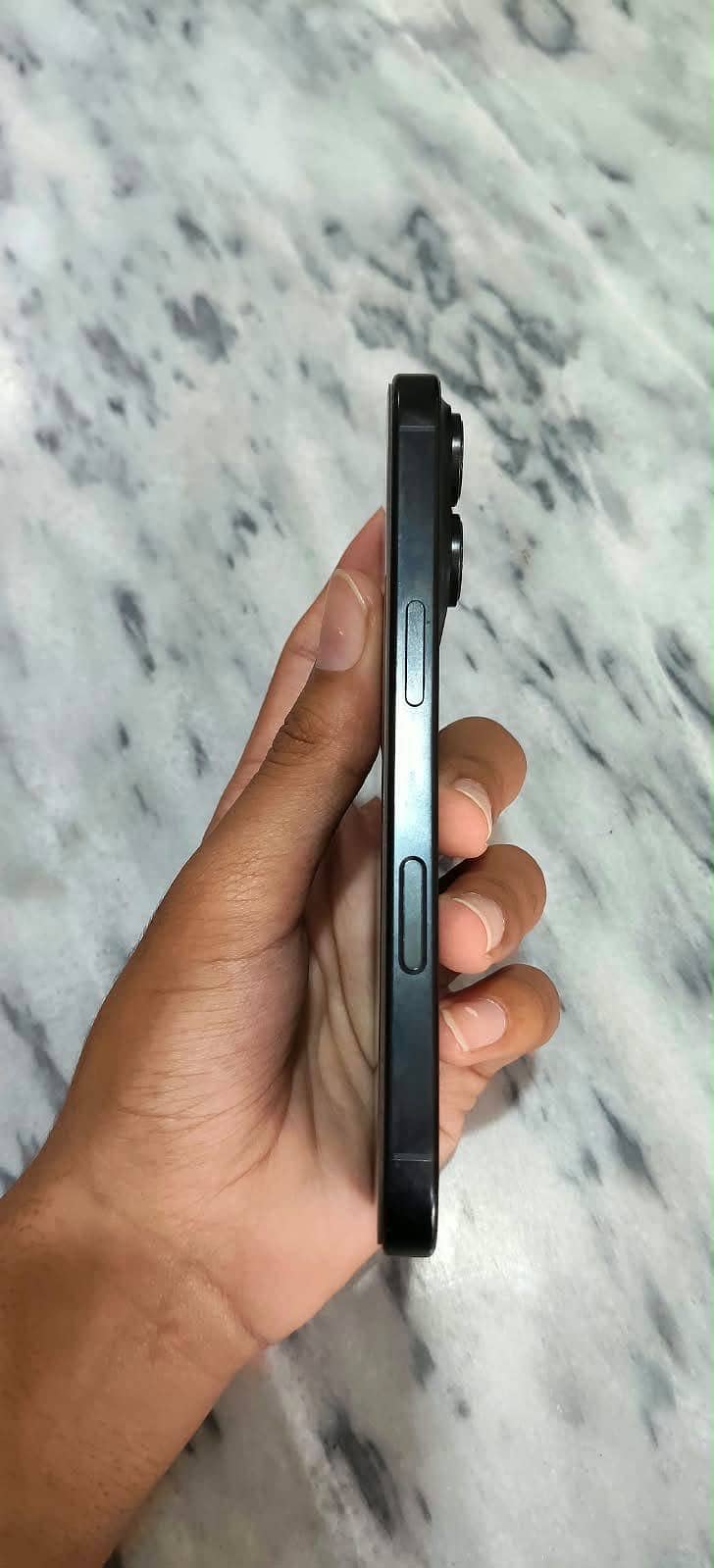 Apple iPhone 16 Pro 2