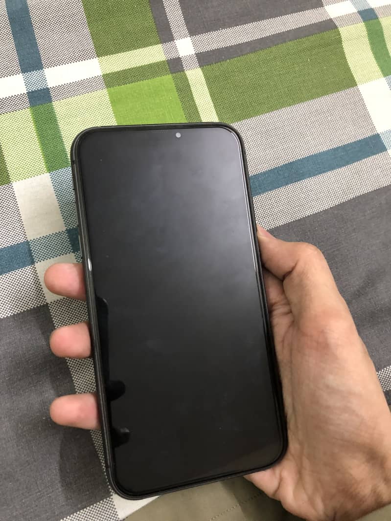 Apple iPhone 11 3