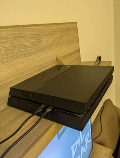 PS4 1TB JAILBREAK PERFECT WITH 2 DUAL shock controlers
