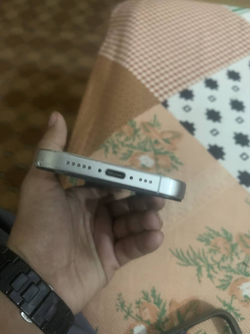 Apple iPhone 15 Pro 5