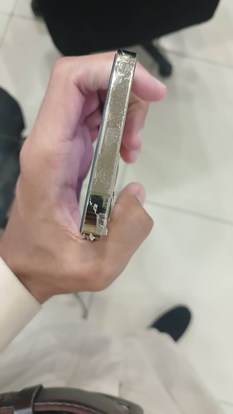 Apple iPhone 12 Pro 4