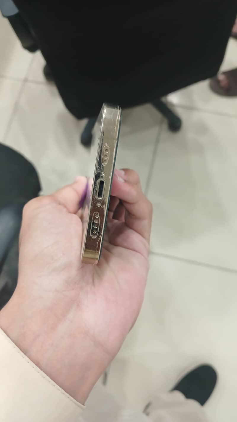 Apple iPhone 12 Pro 6