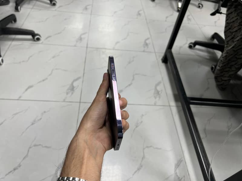 Apple iPhone 14 Pro Max 0