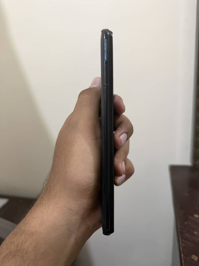 Samsung Mobile A30 1