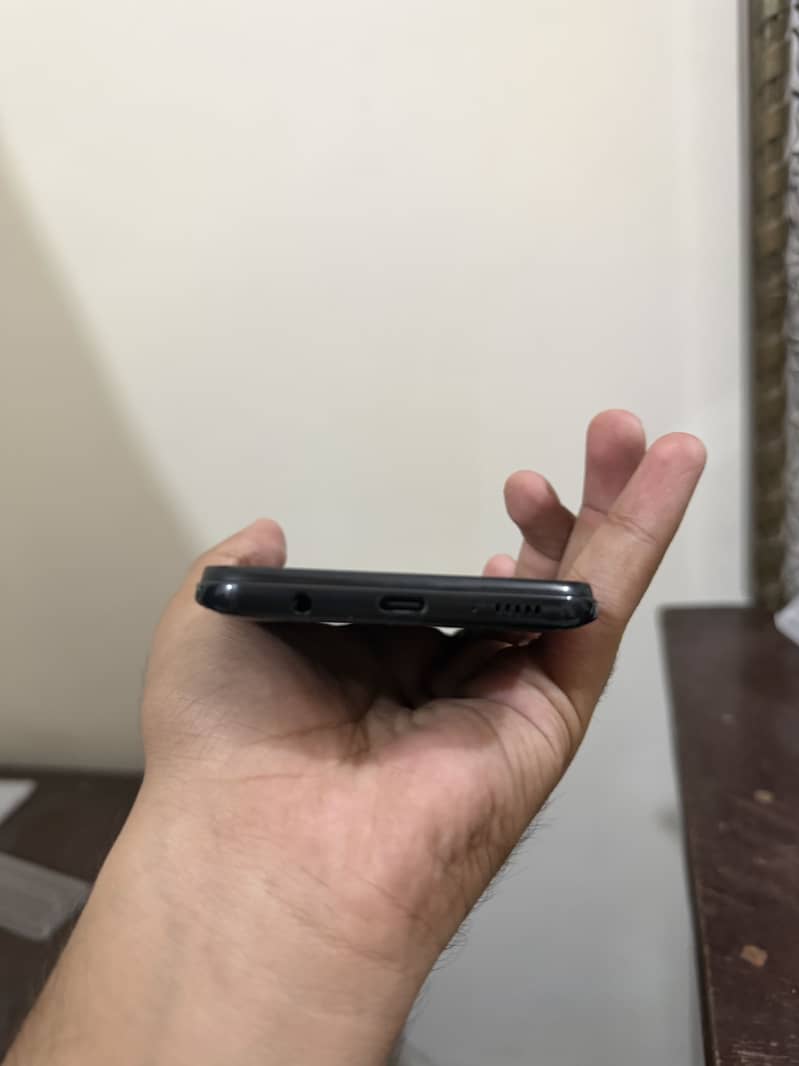 Samsung Mobile A30 3