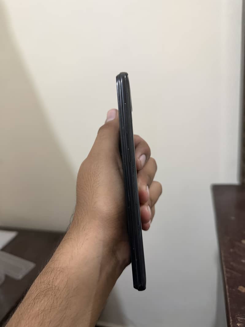 Samsung Mobile A30 4