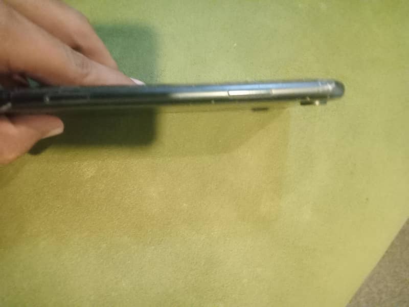 Apple iPhone X 5
