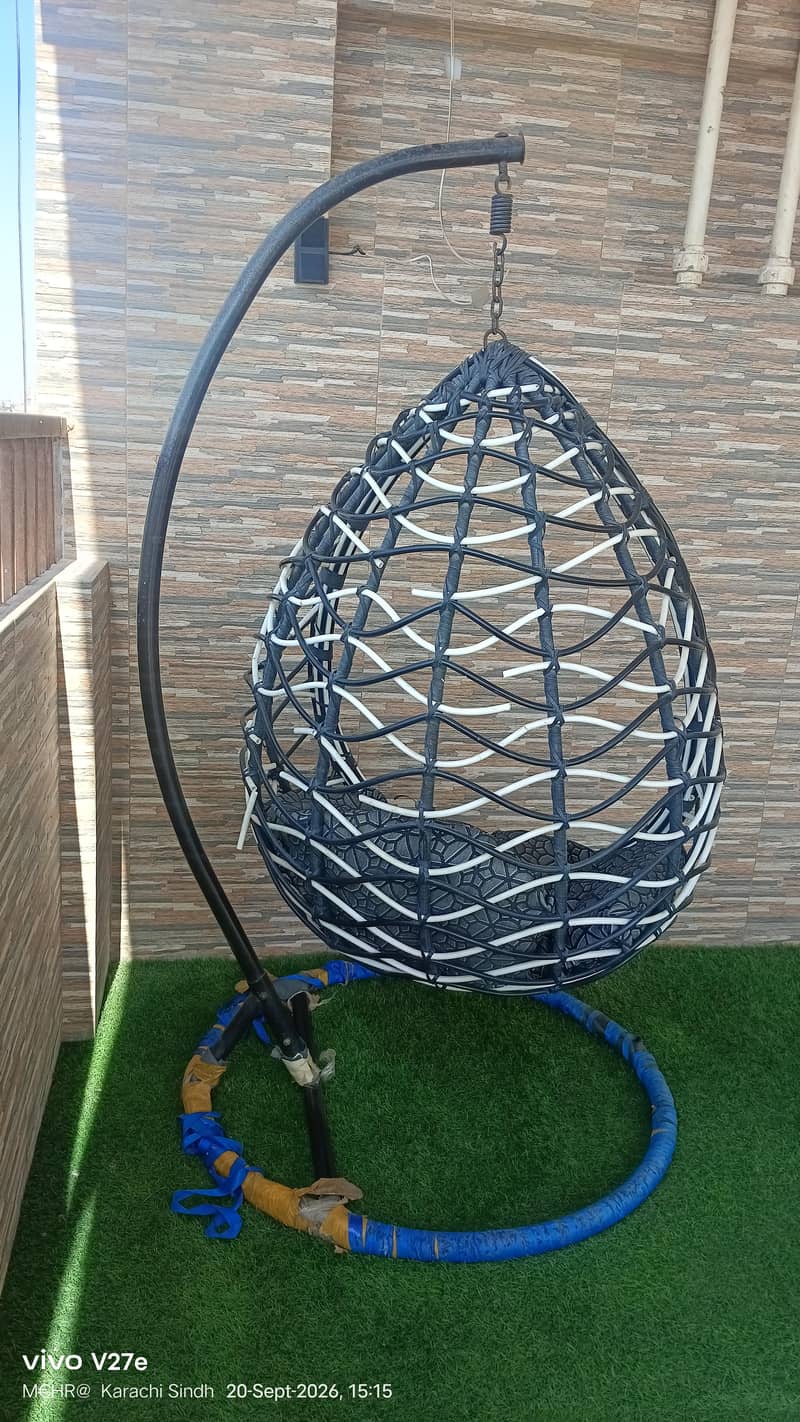 outdoor swing 2