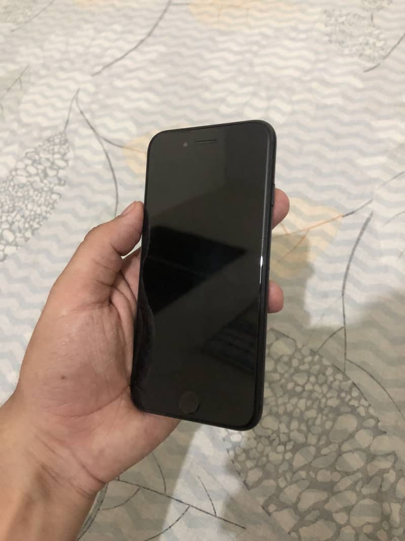Apple iPhone SE 2 1