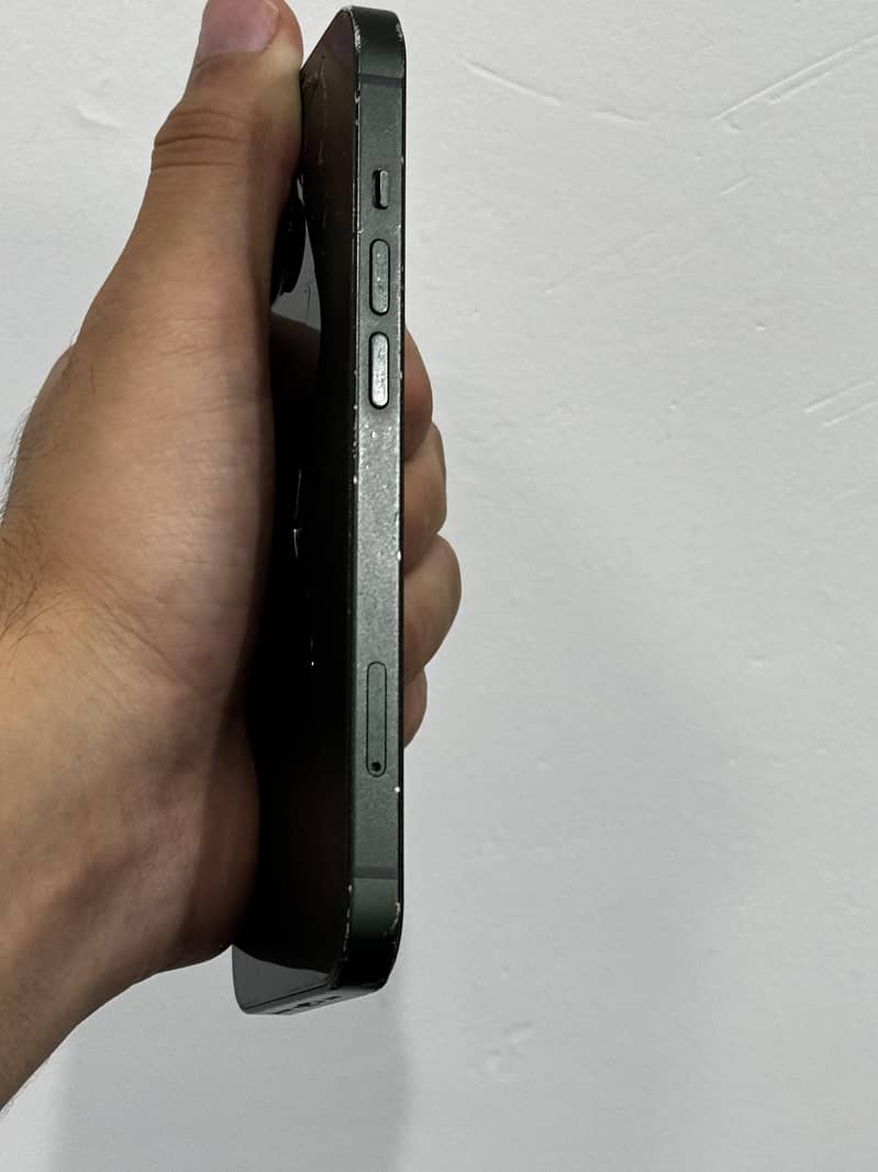 Apple iPhone 13 3