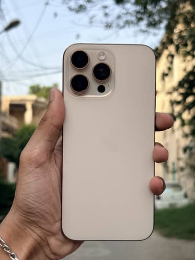 Apple iPhone 16 Pro Max