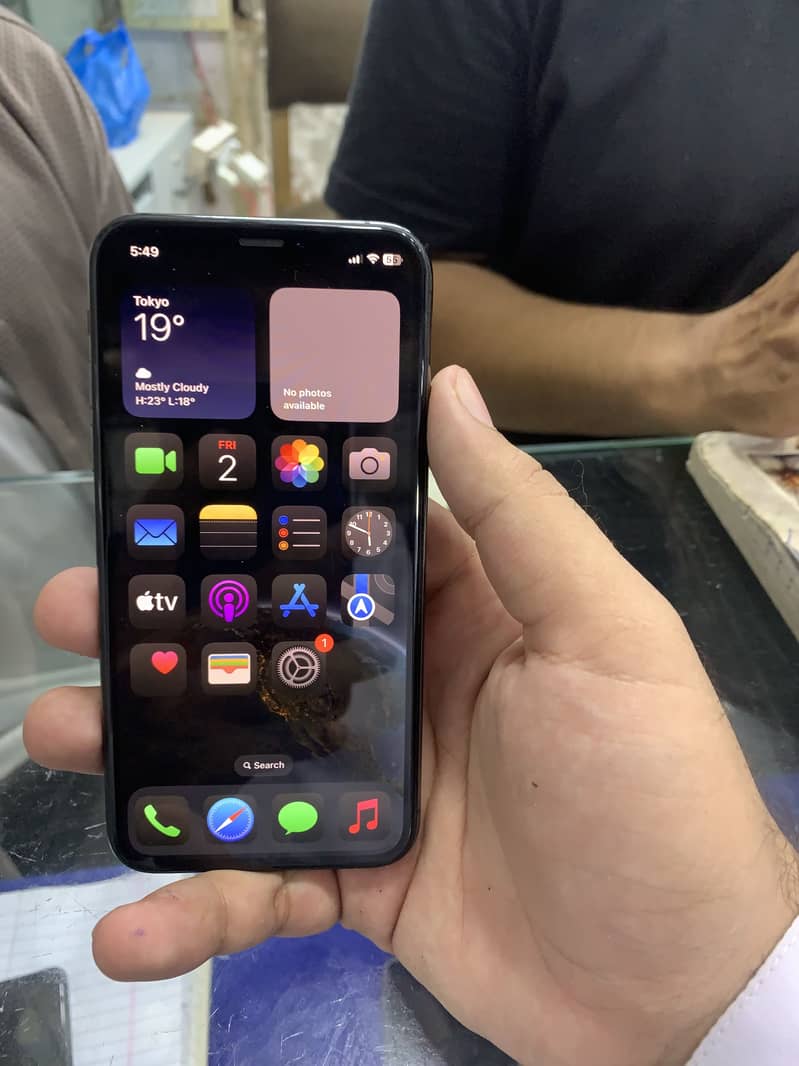 Apple iPhone XS 6