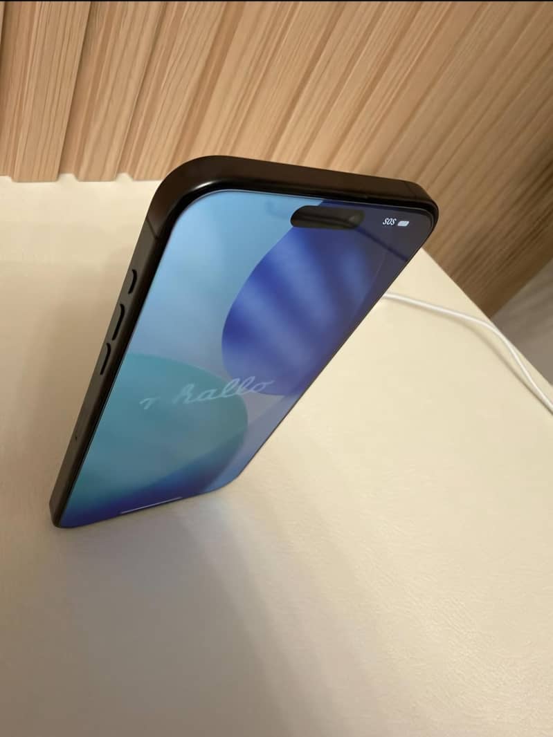 Apple iPhone 15 Pro 3