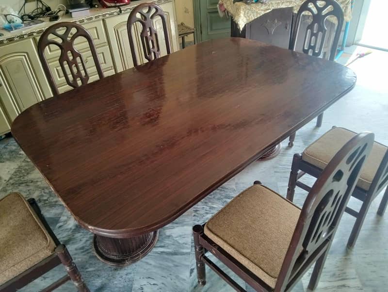 Dining table 0